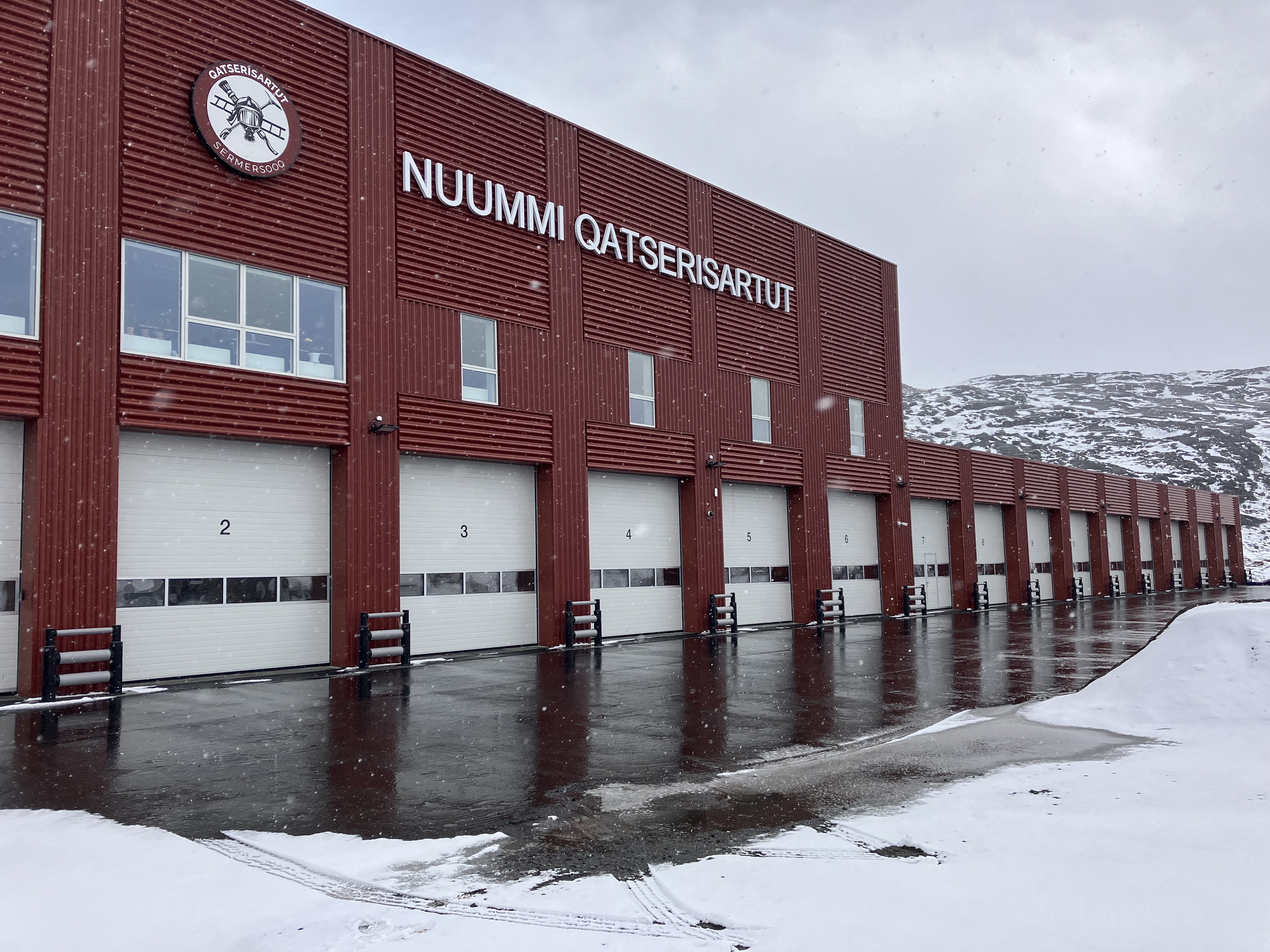 Brandstationen i Nuuk i snevejr